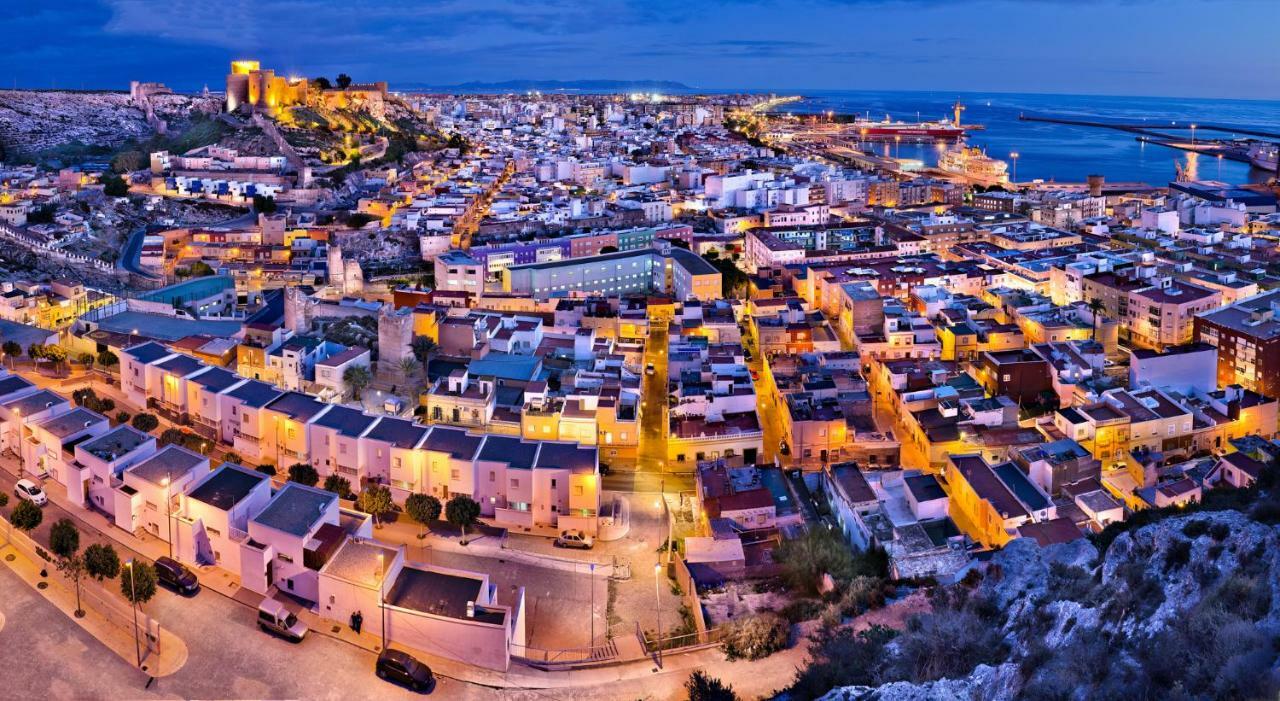 Apartamento 2 dormitorios en la mejor zona de Roquetas Roquetas de Mar Exterior foto